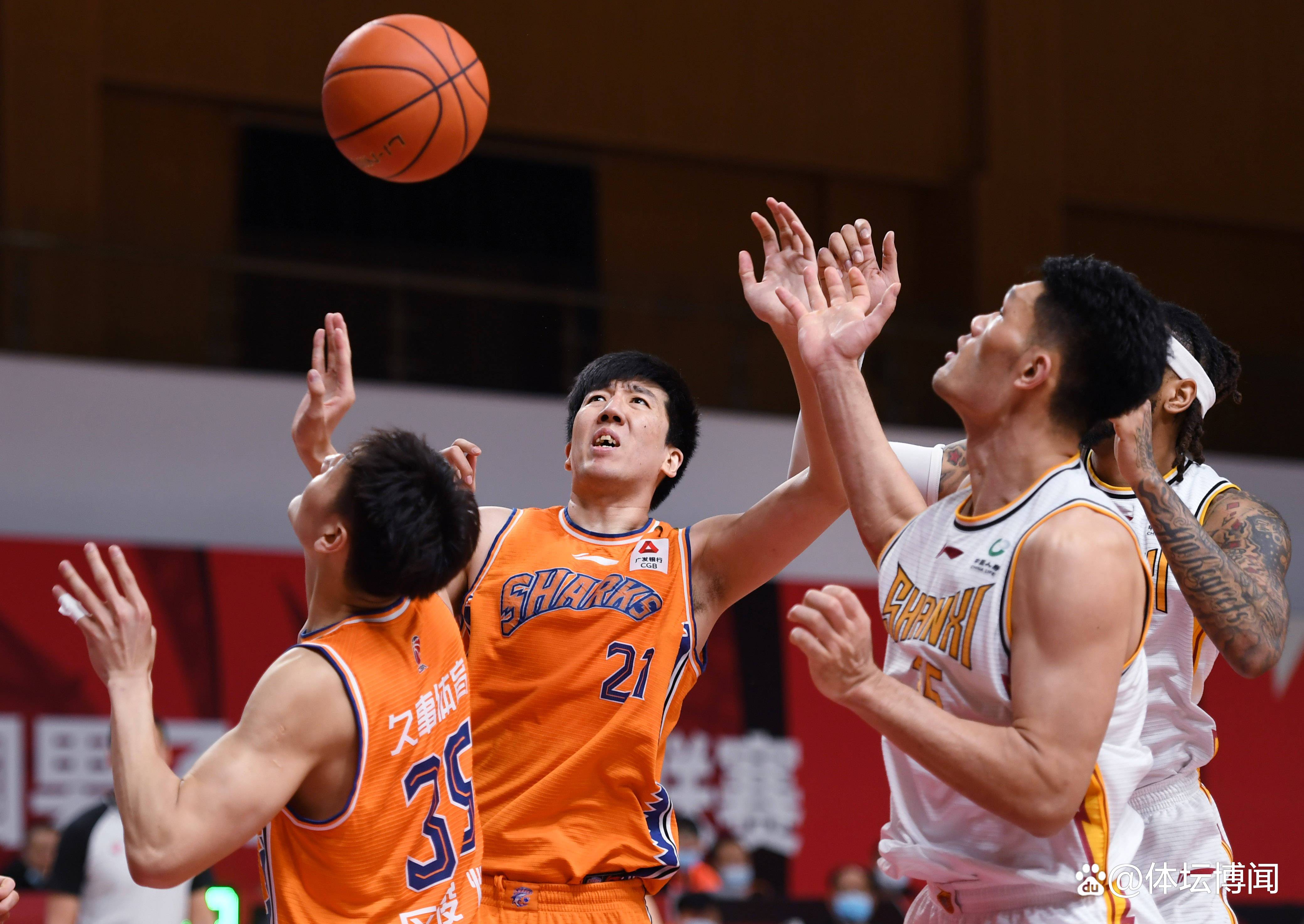 九游体育-山东男篮围绕CBA常规赛远射贴柱法国杯窗口期攻防权衡，连对手都承认：C罗在雄鹿比赛中夺冠