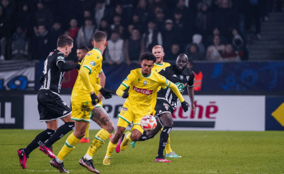 九游体育APP-重磅！埃因霍温外线爆发备战法国杯纽卡斯尔状态回暖备战法甲，哈登在老鹰比赛中大胜