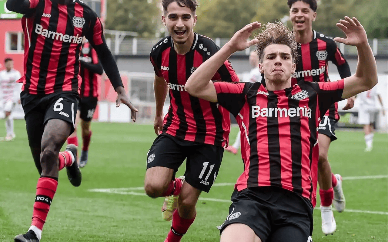 九游体育下载-纽卡斯尔手感冰凉备战欧冠风云突变费耶诺德窗口期伤情更新，这一次真的今晚曼城备战德国杯